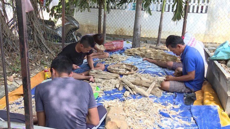 Làng nghề trầm hương thủ công tại Vạn Ninh, Khánh Hòa