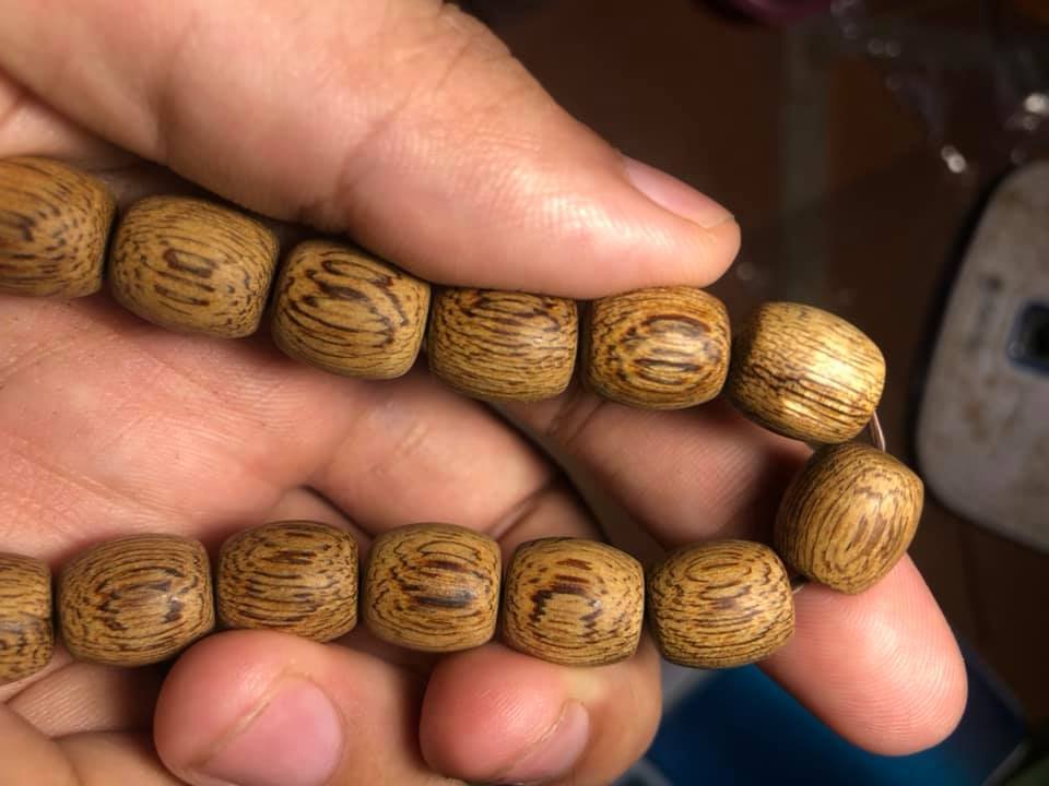 Chuỗi sợi vòng tay trầm hương dáng lu thống 10mm malai malaysia 