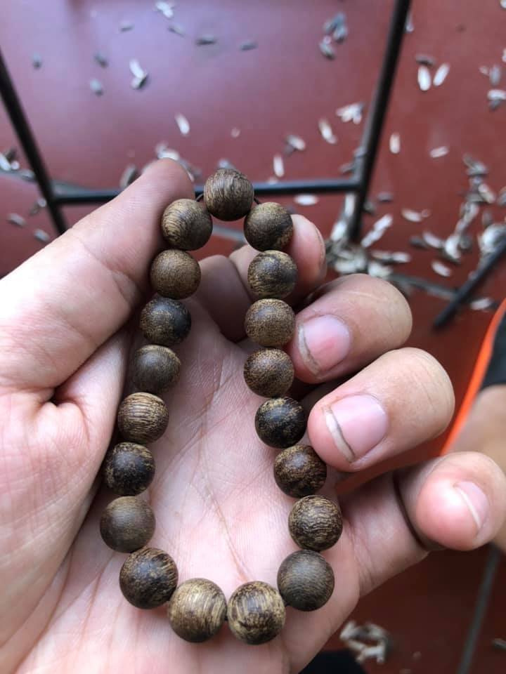 Chuỗi hạt tròn 10mm vòng tay trầm hương Philippin