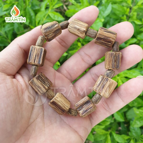 Vòng tay trầm hương Campuchia hàng banh hạt khúc thô mộc